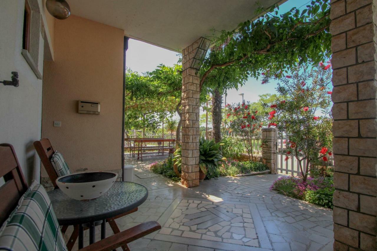 Apartment Sanja Novigrad Istria エクステリア 写真